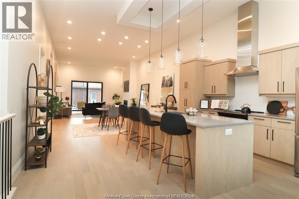654 Lily Mac, Windsor — photograph 2