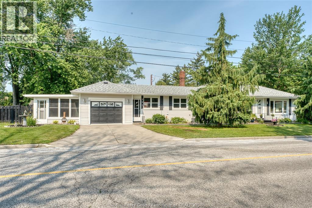 791 Scofield Avenue, Windsor — photograph 2
