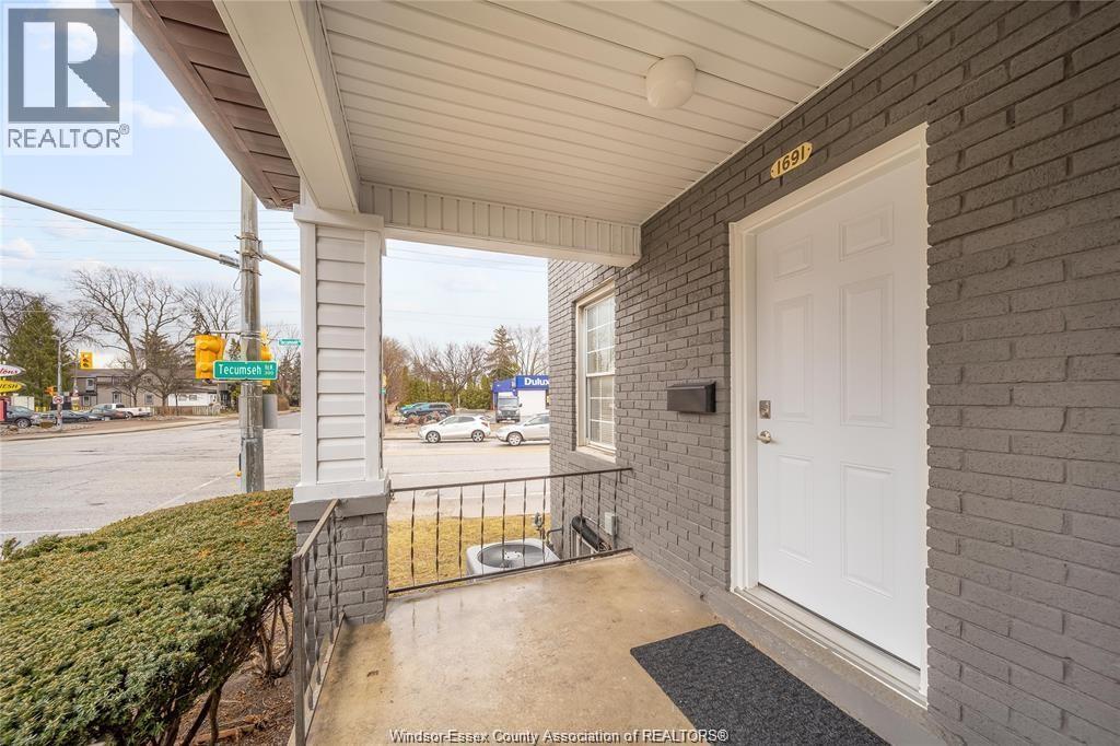 1691 Dougall, Windsor — photograph 2