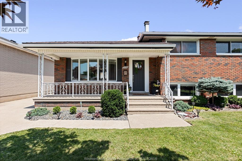 Single Family — 2584 Rivard Ave, Windsor, Ontario