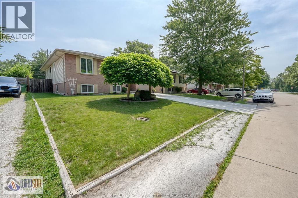 3866 Bliss, Windsor — photograph 3