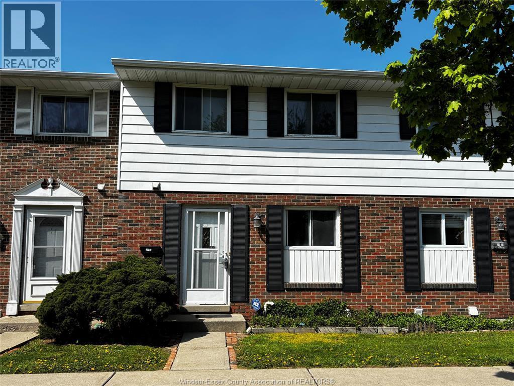 Single Family — 3057 Meadowbrook Lane, Windsor, Ontario