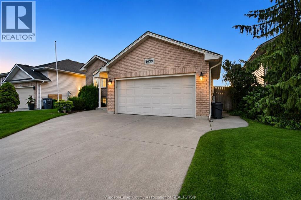 Single Family — 1039 Clover, Windsor, Ontario