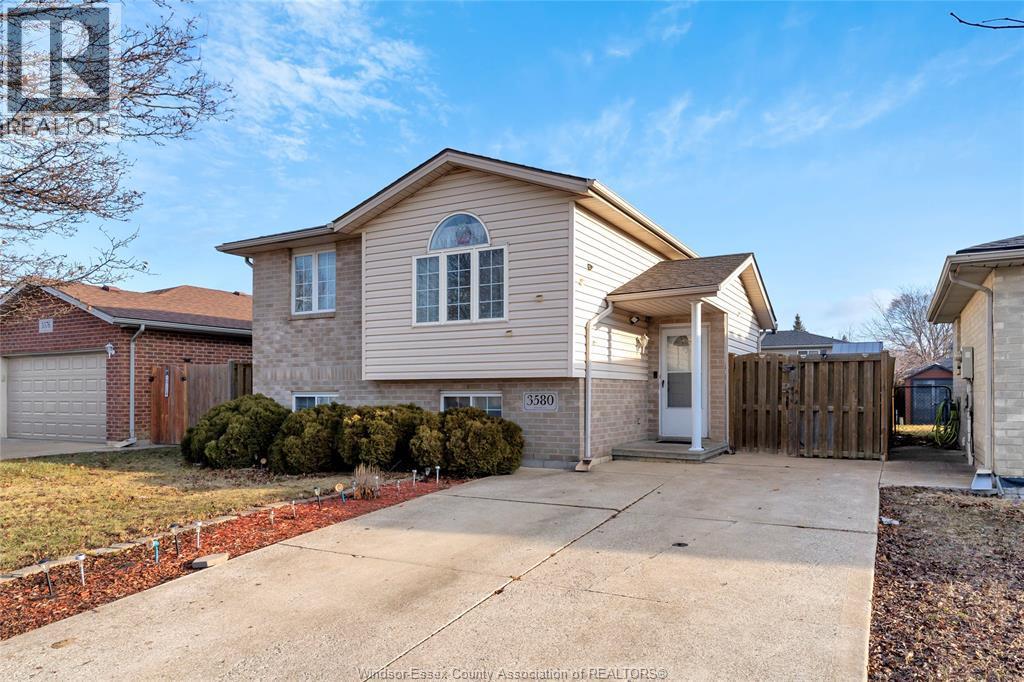 Single Family — 3580 Klondike Avenue, Windsor, Ontario