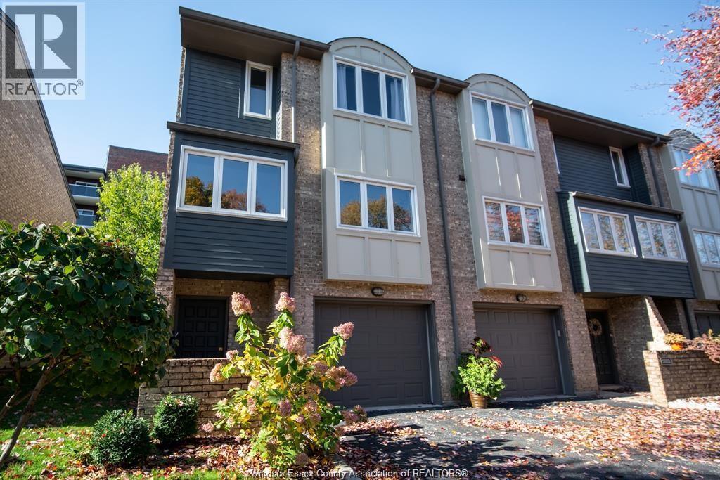 Single Family — 3925 Riverside Drive, Windsor, Ontario