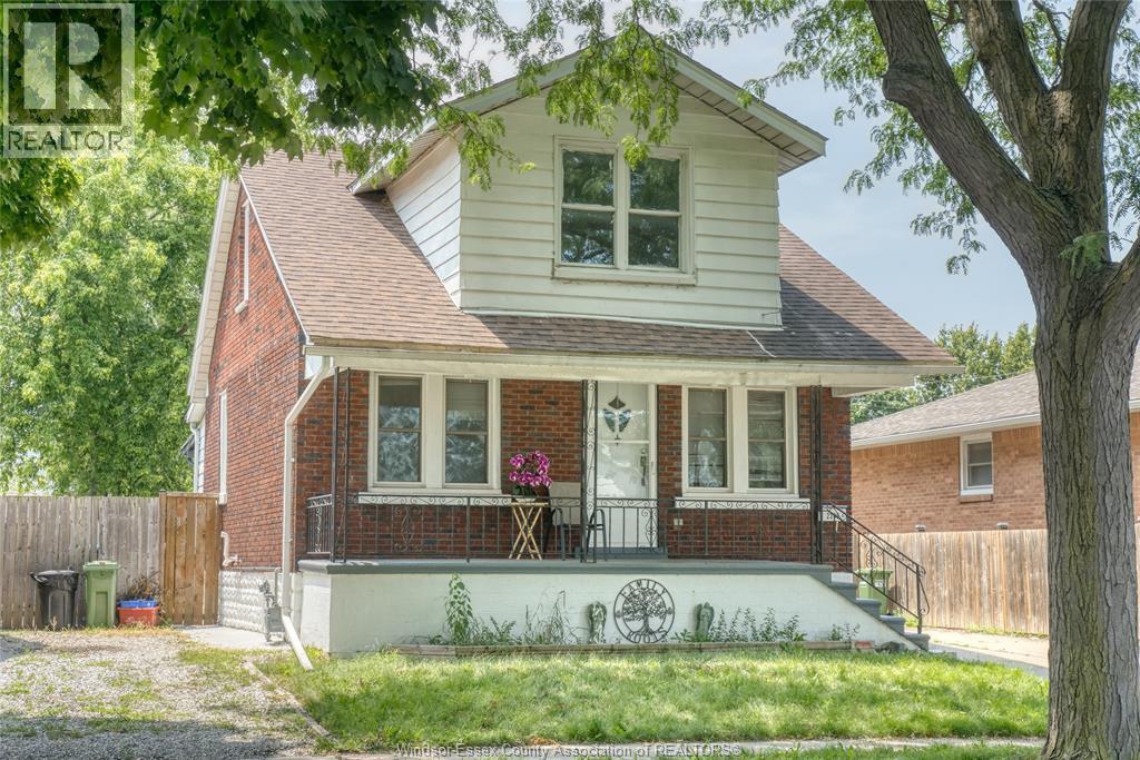 2309 Alexis Road, Windsor — photograph 2