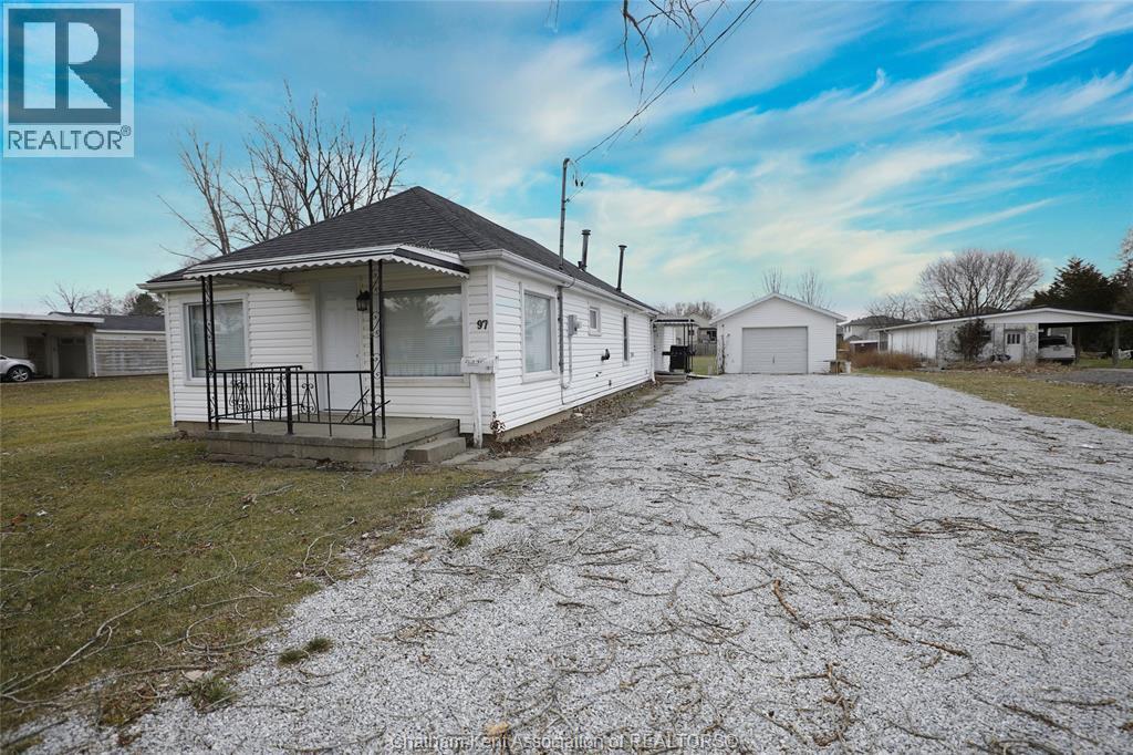 97 Taylor Avenue, Chatham — photograph 3