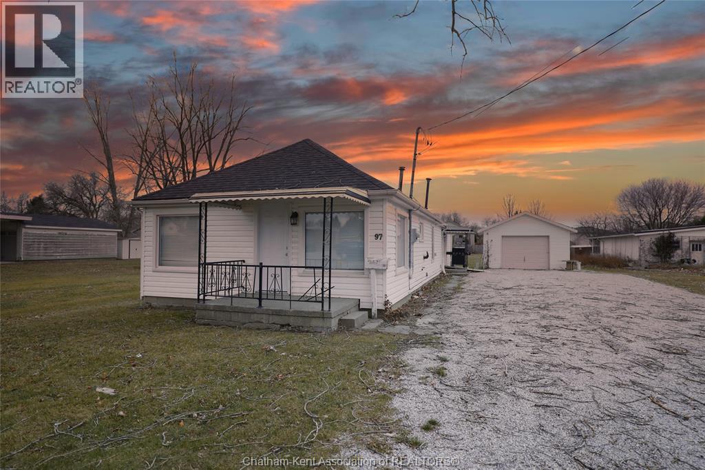 Single Family — 97 Taylor Avenue, Chatham, Ontario