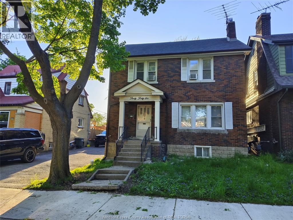 3046 Alexander #UPPER, Windsor — primary photograph