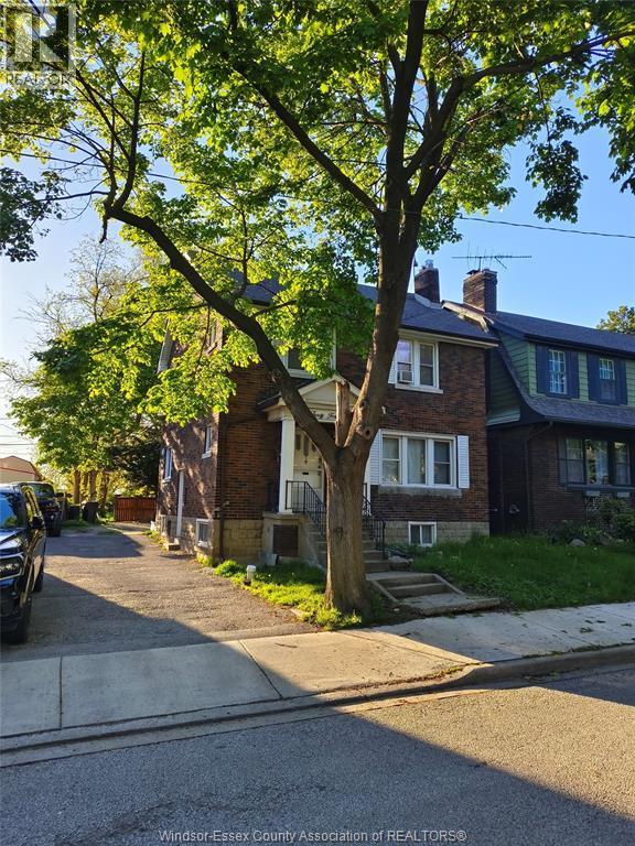 3046 Alexander #UPPER, Windsor — photograph 2