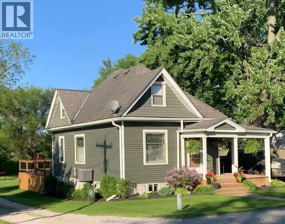10140 Iona Road, Iona Station — primary photograph