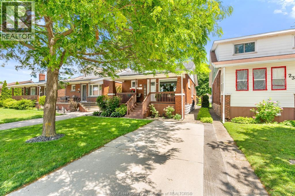 2322 Lillian Avenue, Windsor — photograph 3