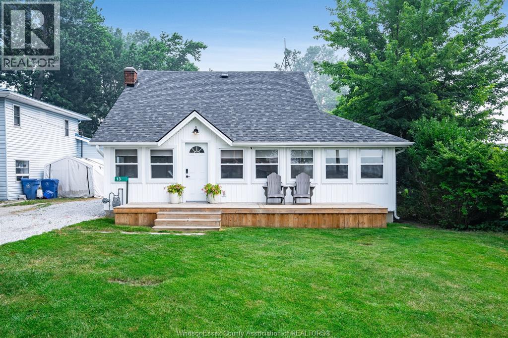 Single Family — 13 Beach Boulevard, Leamington, Ontario