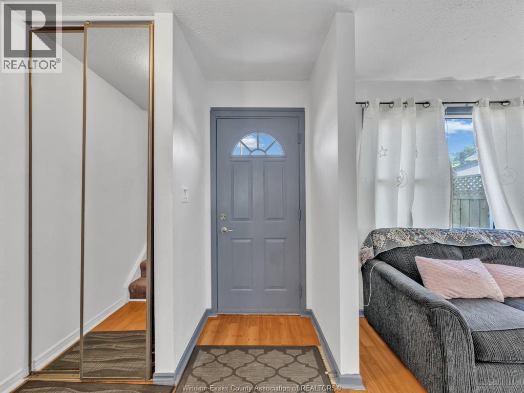 1615 Curry, Windsor — photograph 2