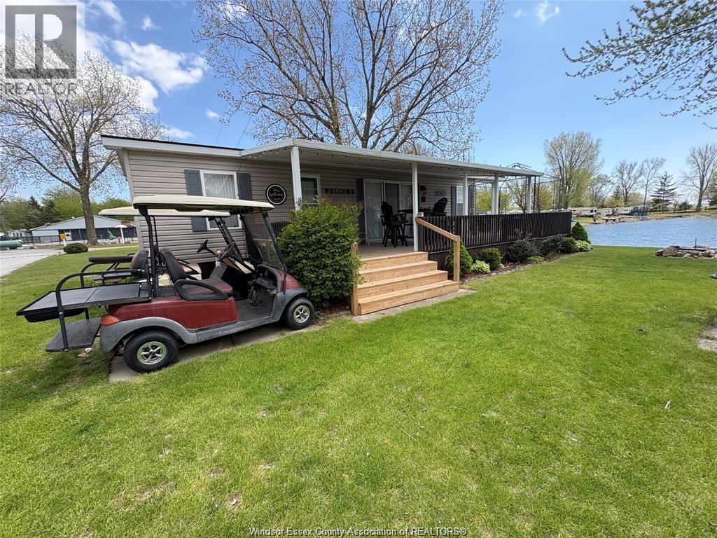16 Mulberry Lane, Leamington — photograph 2