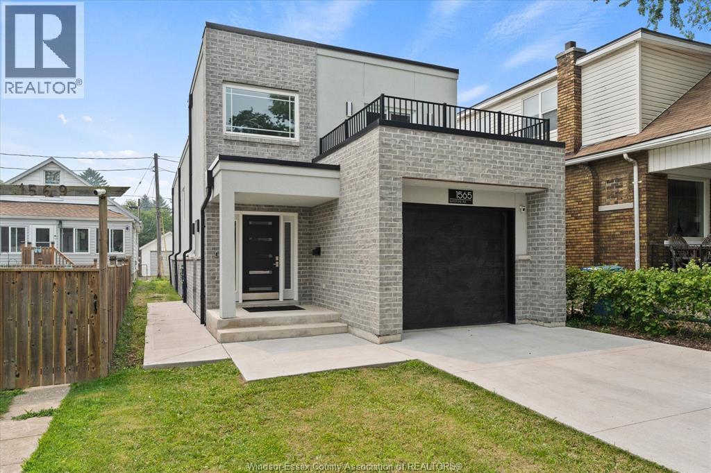 1565 Gladstone Avenue, Windsor — photograph 2