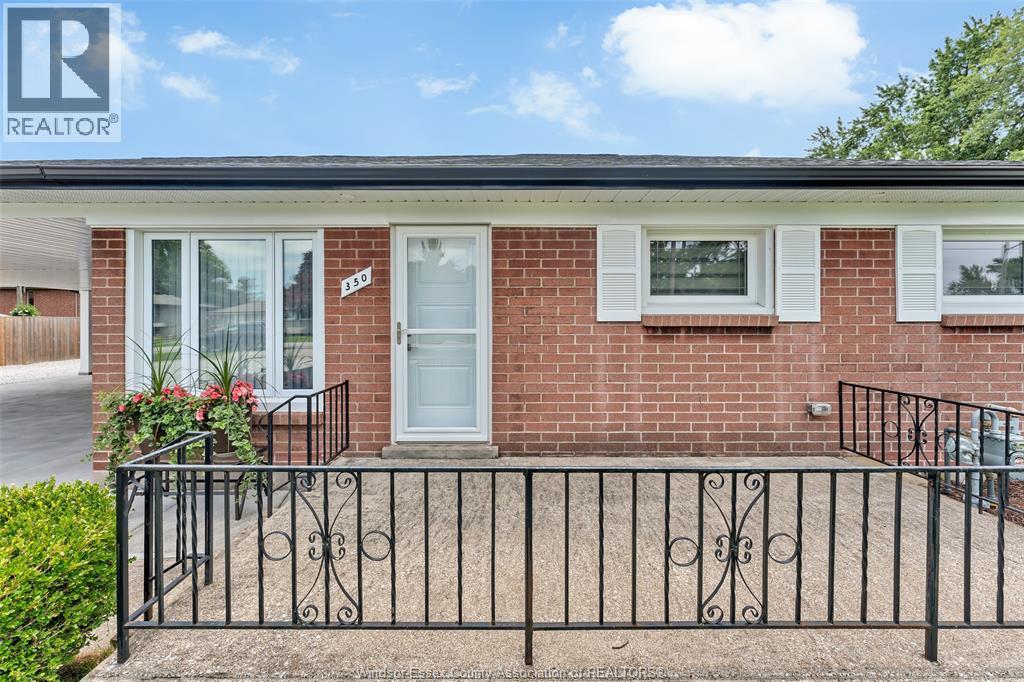350 Maple Avenue, LaSalle — photograph 2