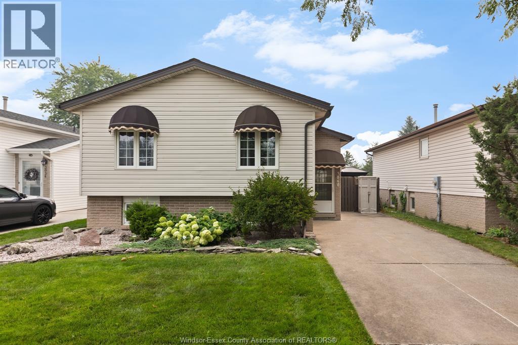 Single Family — 3040 Loebach, Windsor, Ontario