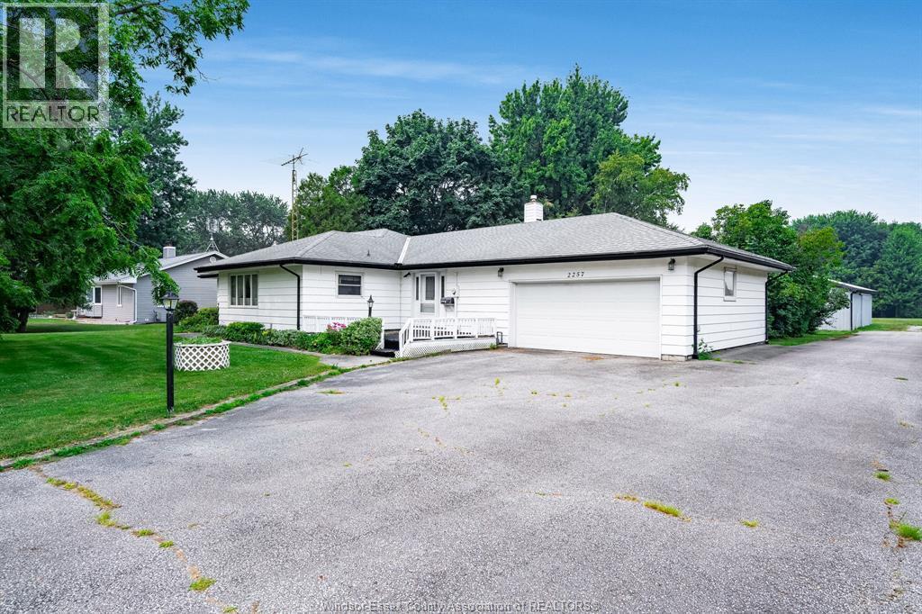 2257 Division Road, Kingsville — primary photograph
