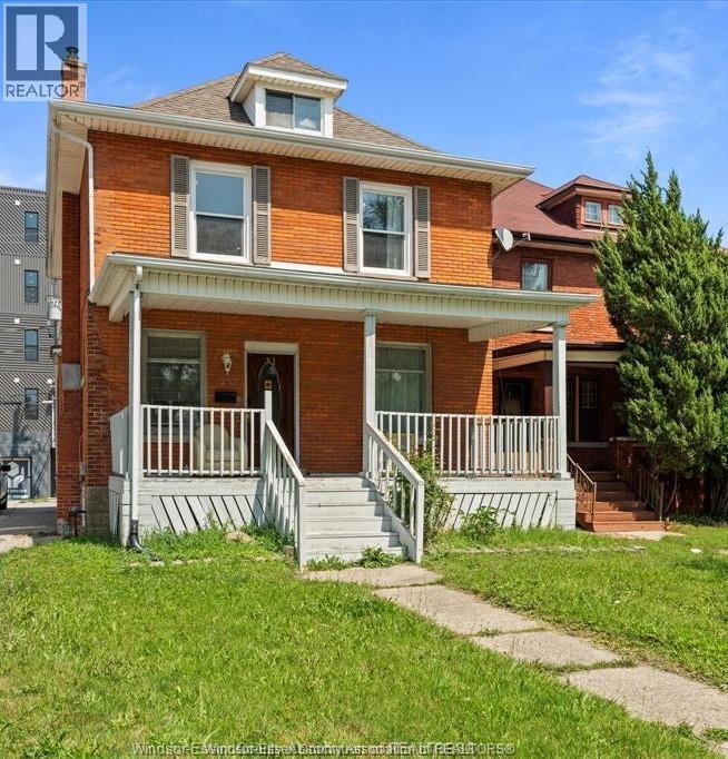 542 Victoria Avenue, Windsor — photograph 2