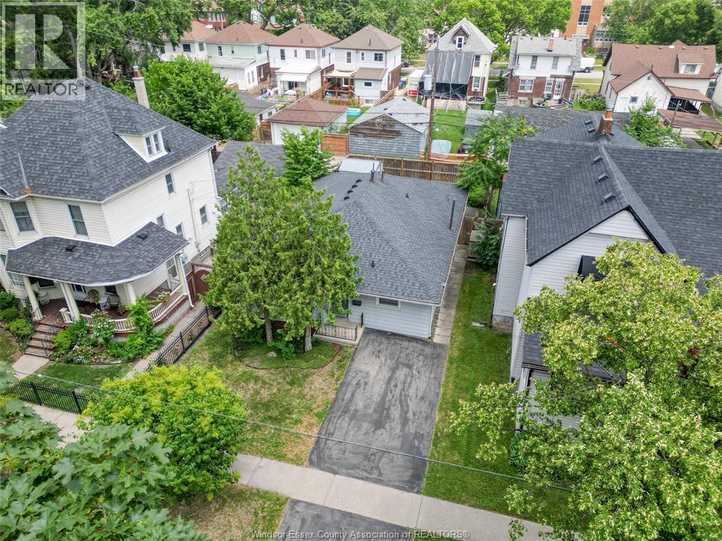 248 McKay Avenue, Windsor — photograph 2
