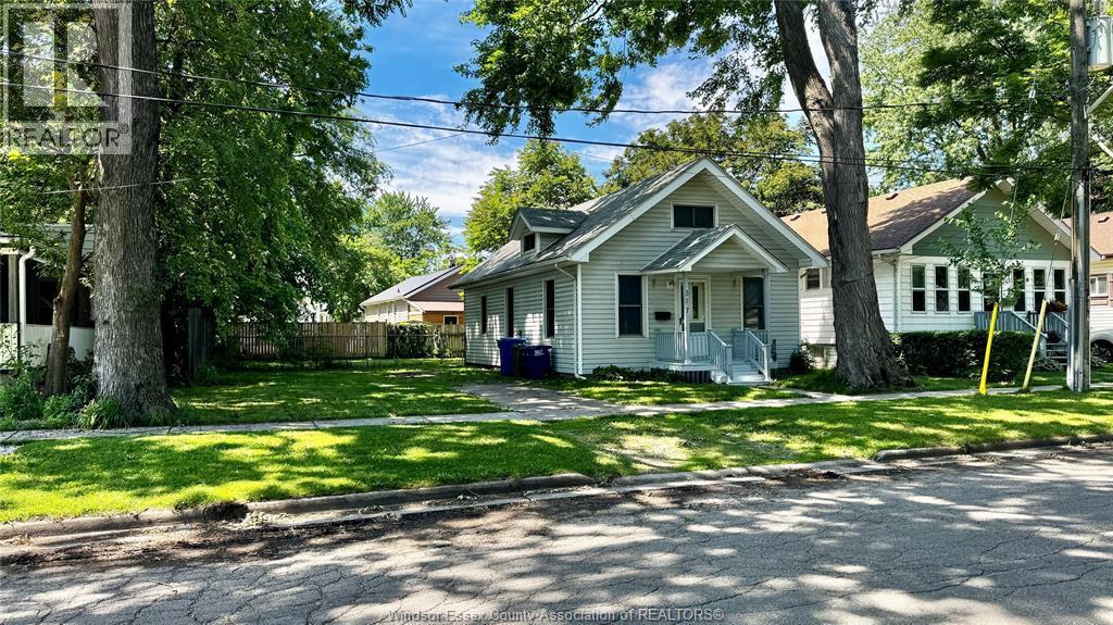 377 Chappell, Windsor — photograph 2