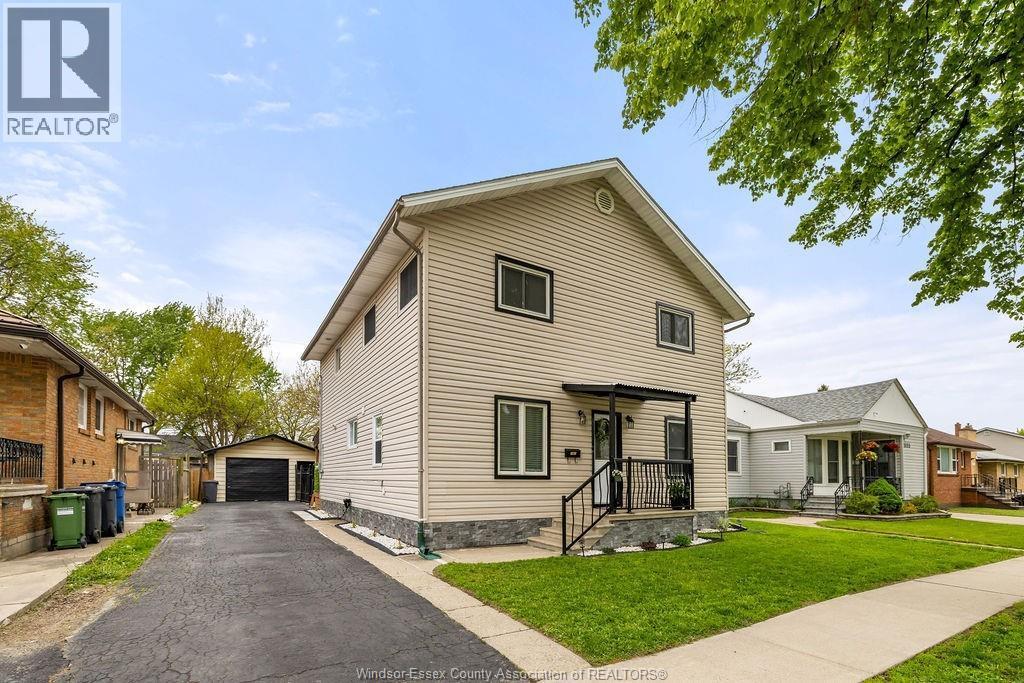 4-bedroom Single Family at 1463 Westcott, Windsor — primary photograph