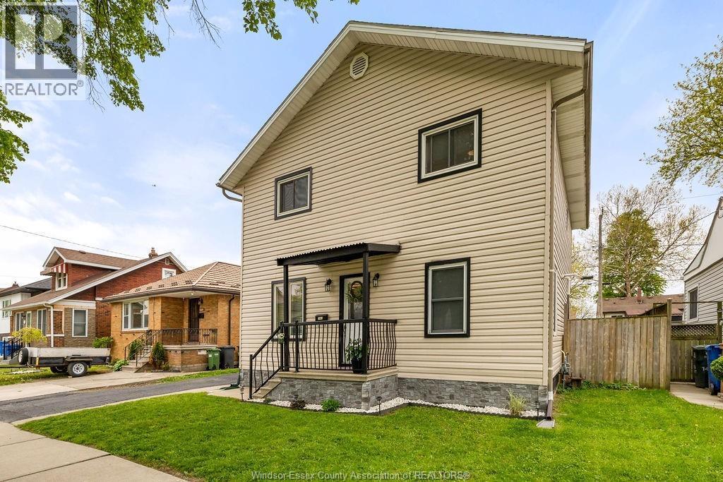 4-bedroom Single Family at 1463 Westcott, Windsor — photograph 2