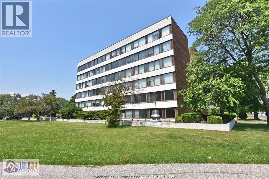 2144 Pelissier #601, Windsor — primary photograph