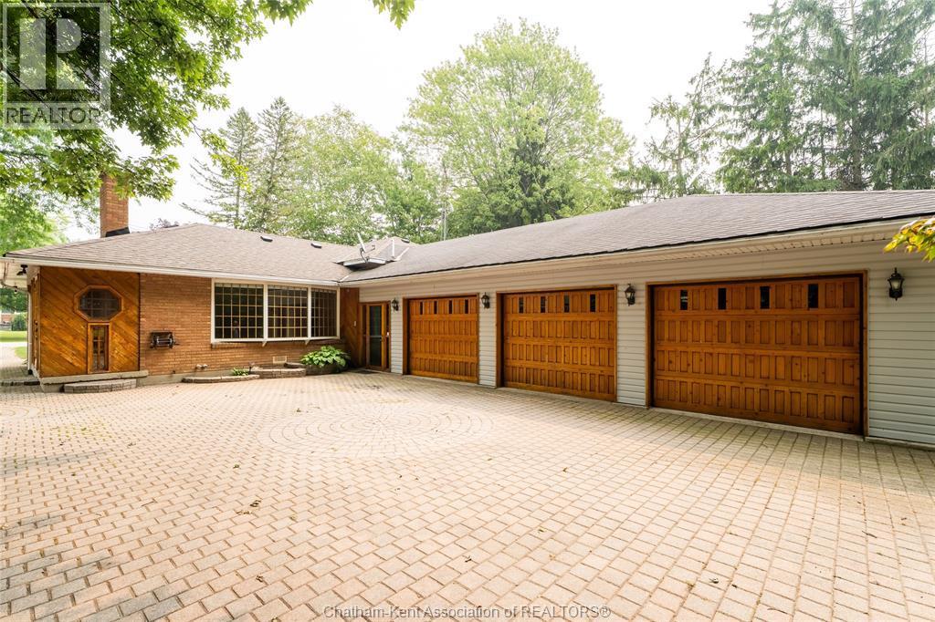 15 Detroit Drive, Chatham — photograph 3