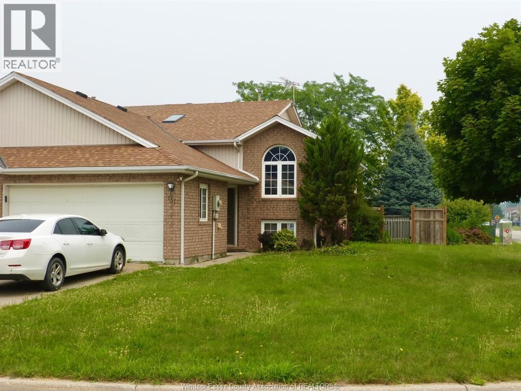 151 Christina Crescent, Leamington — photograph 2