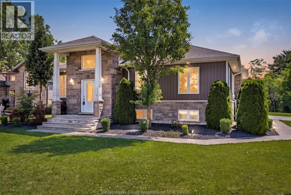 4-bedroom Single Family at 10 Lisa Street, Wheatley — primary photograph
