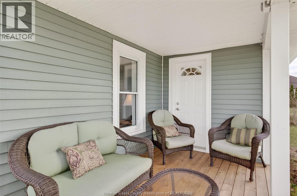 3-bedroom Single Family at 469 King Street, Harrow — photograph 3