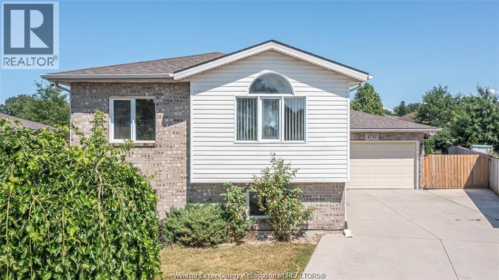 1752 Vicky Circle, Windsor — primary photograph