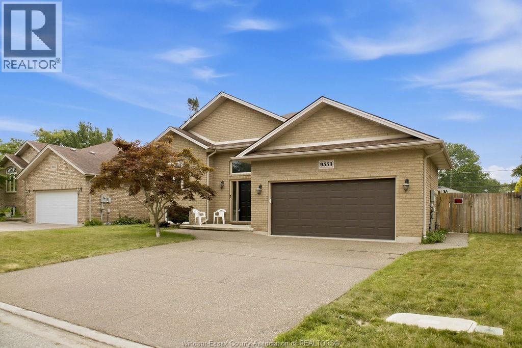 9553 Manitou, Windsor — primary photograph