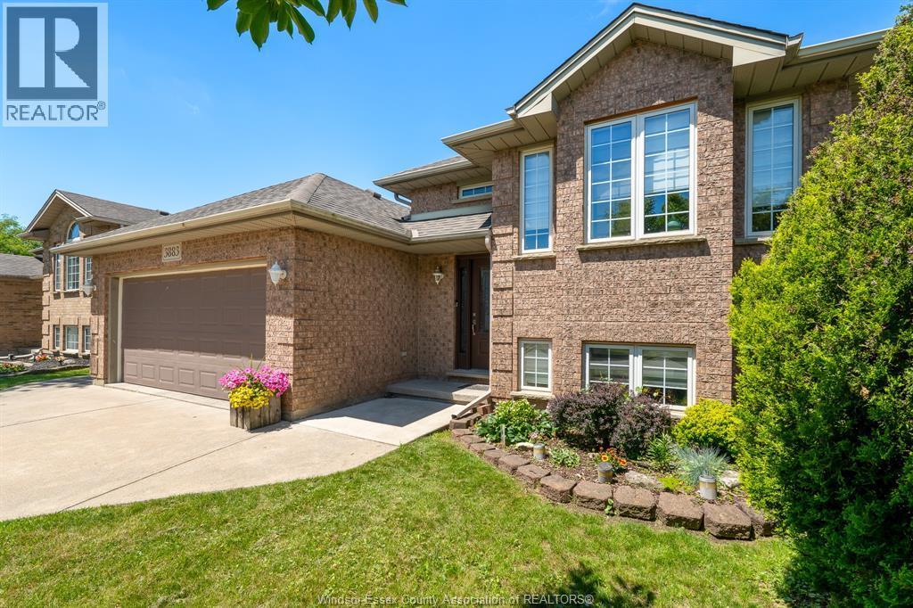 3883 Aristotle Crescent, Windsor — photograph 3