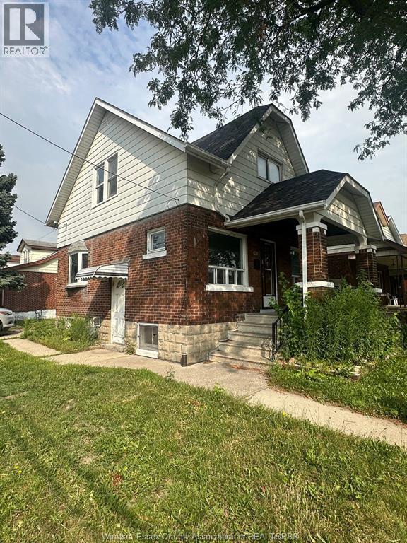 1495 Benjamin, Windsor — photograph 2