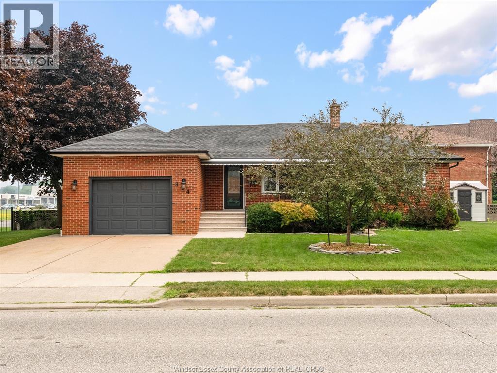 814 Watson Avenue, Windsor — photograph 2