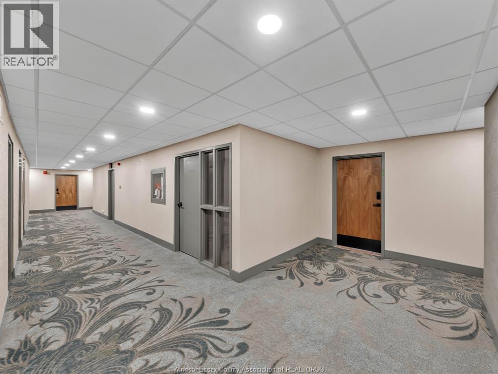 5125 Riverside Drive #202, Windsor — photograph 2