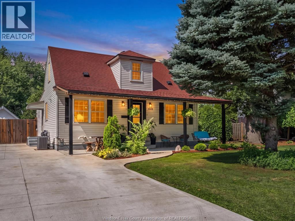 4315 Roseland Drive, Windsor — primary photograph