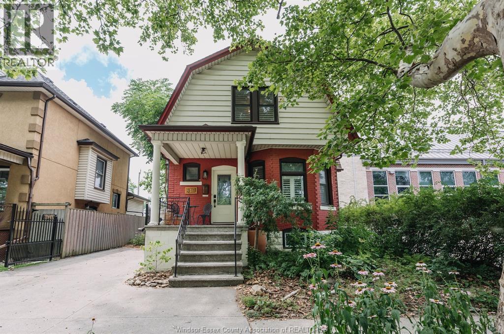 Single Family — 819 Windermere, Windsor, Ontario