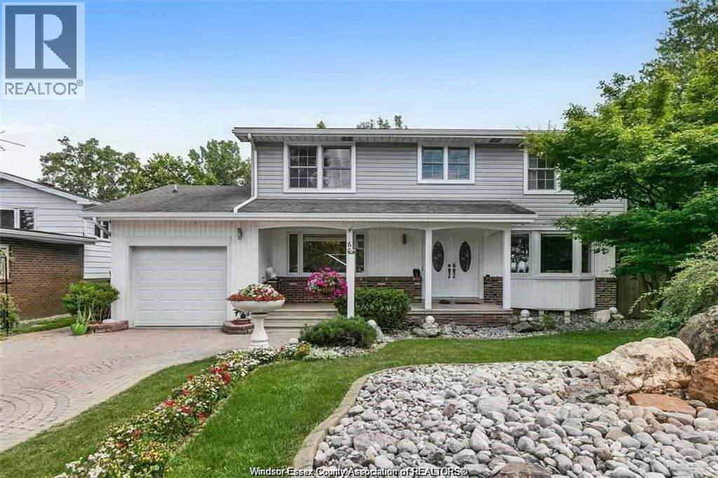 6711 Riverside Drive, Windsor — photograph 2