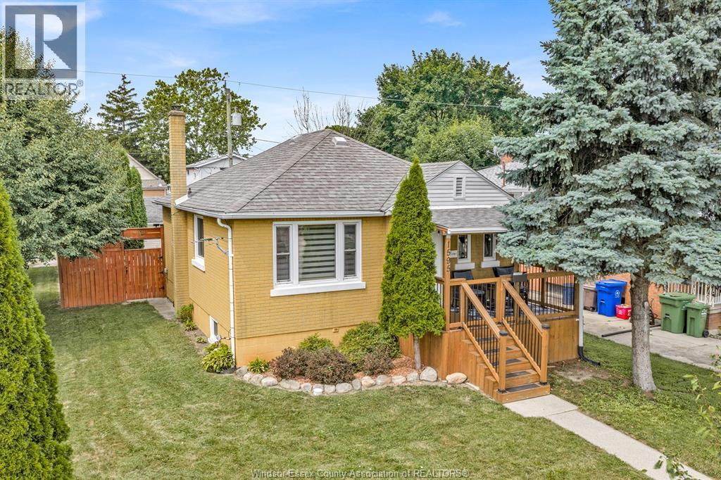 1595 Alexis, Windsor — primary photograph
