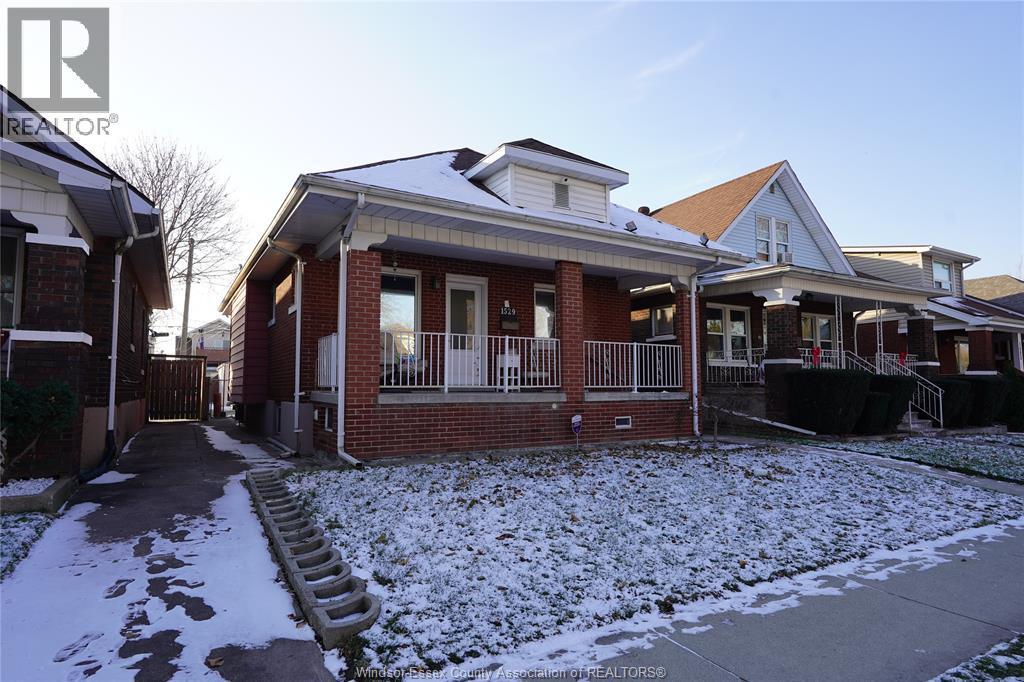 1529 Elsmere Avenue, Windsor — primary photograph