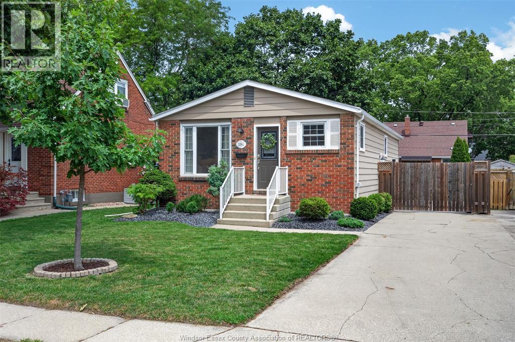 1084 Prado Pl, Windsor — photograph 2