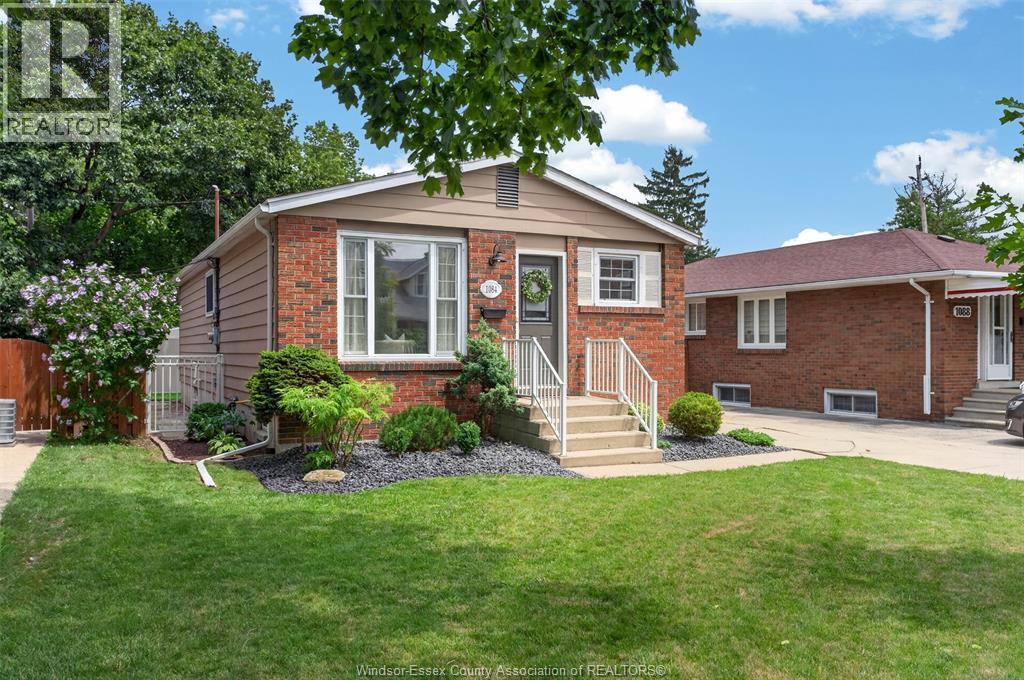 1084 Prado Pl, Windsor — photograph 3