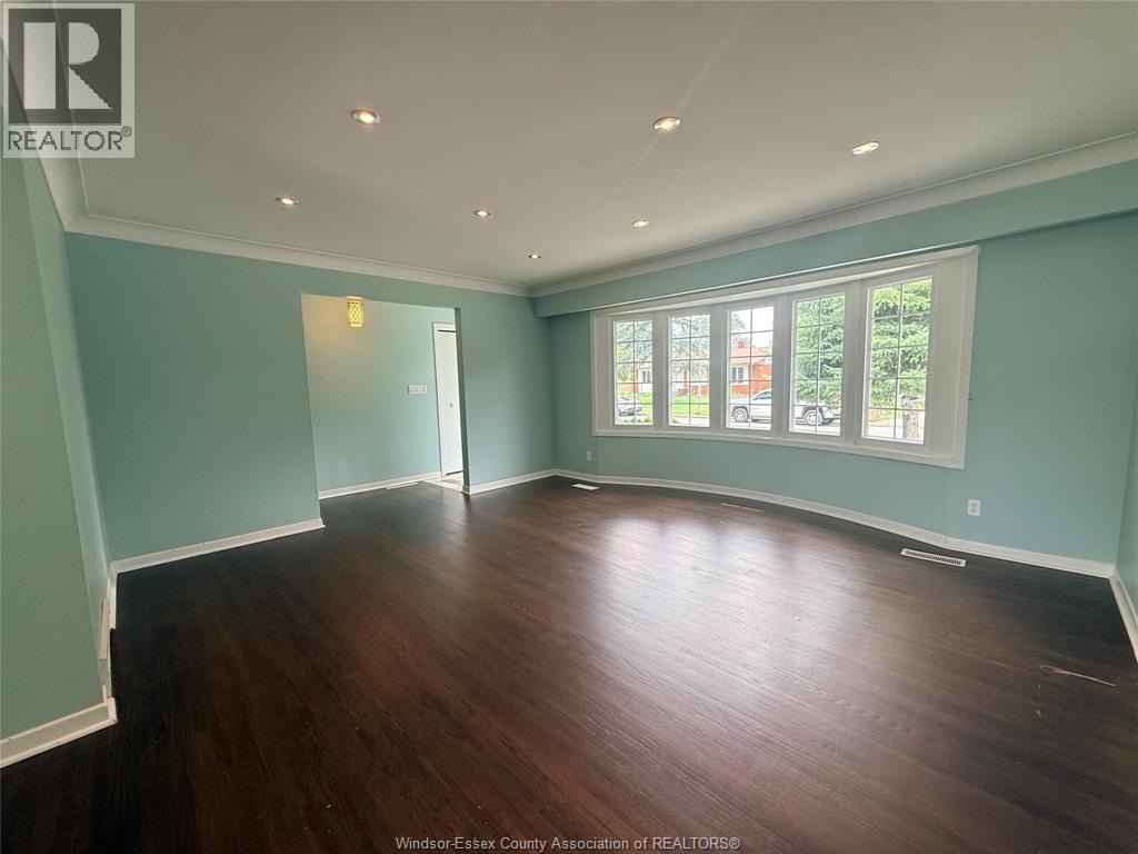 2450 Academy Drive #MAIN FLOOR, Windsor — photograph 2