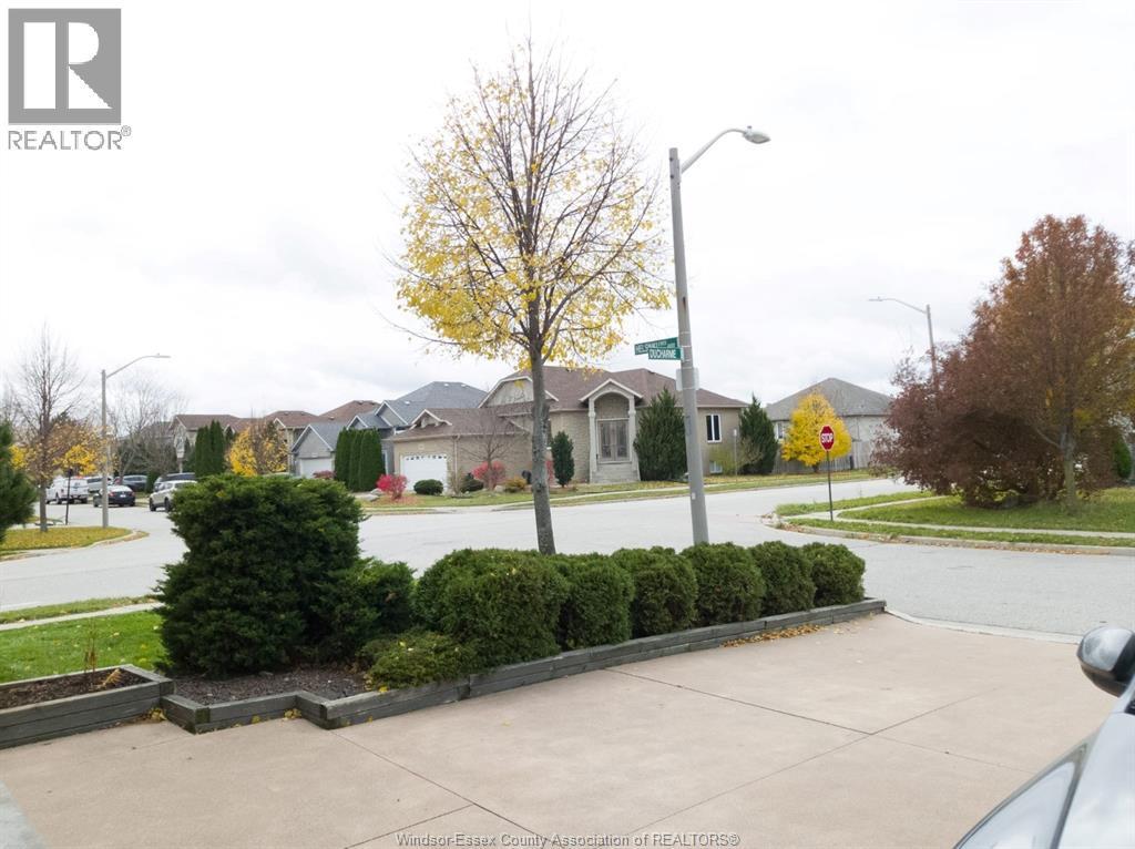 4694 Helsinki Cr, Windsor — photograph 2