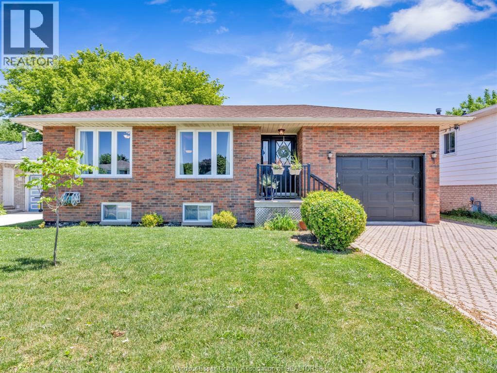 24 Camelot Avenue, Leamington — primary photograph