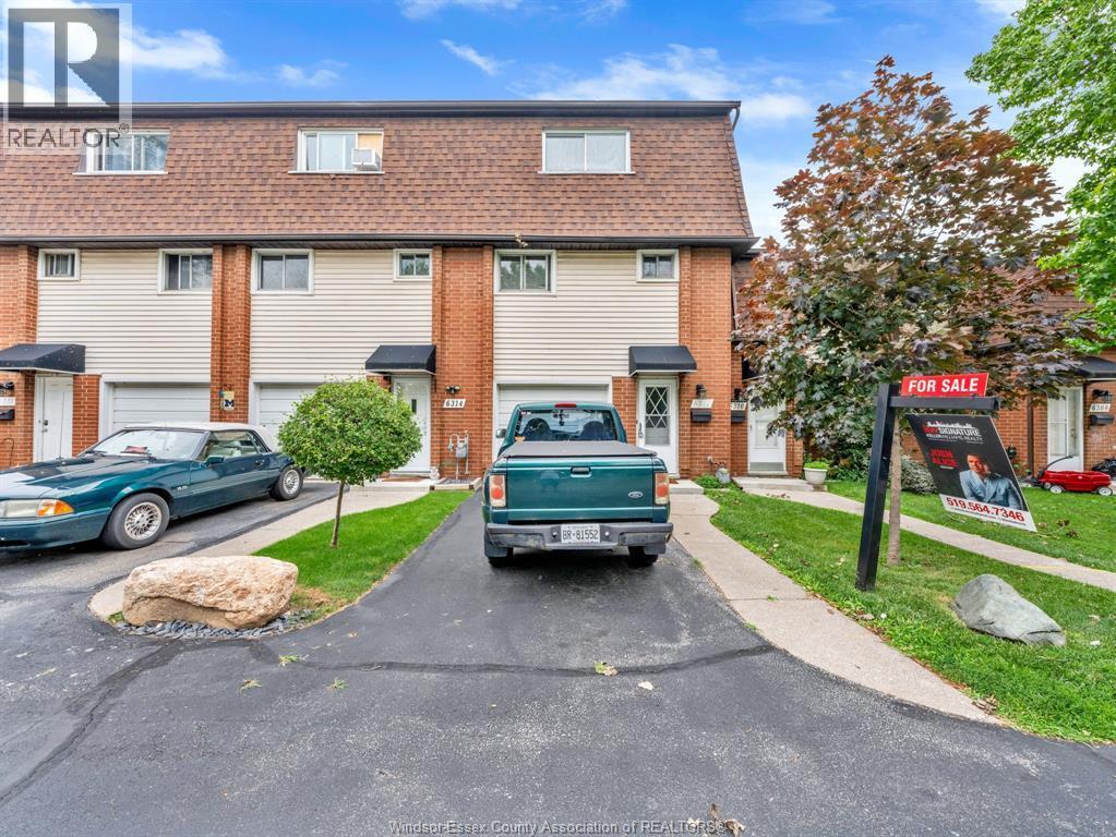 6312 Thornberry, Windsor — photograph 2